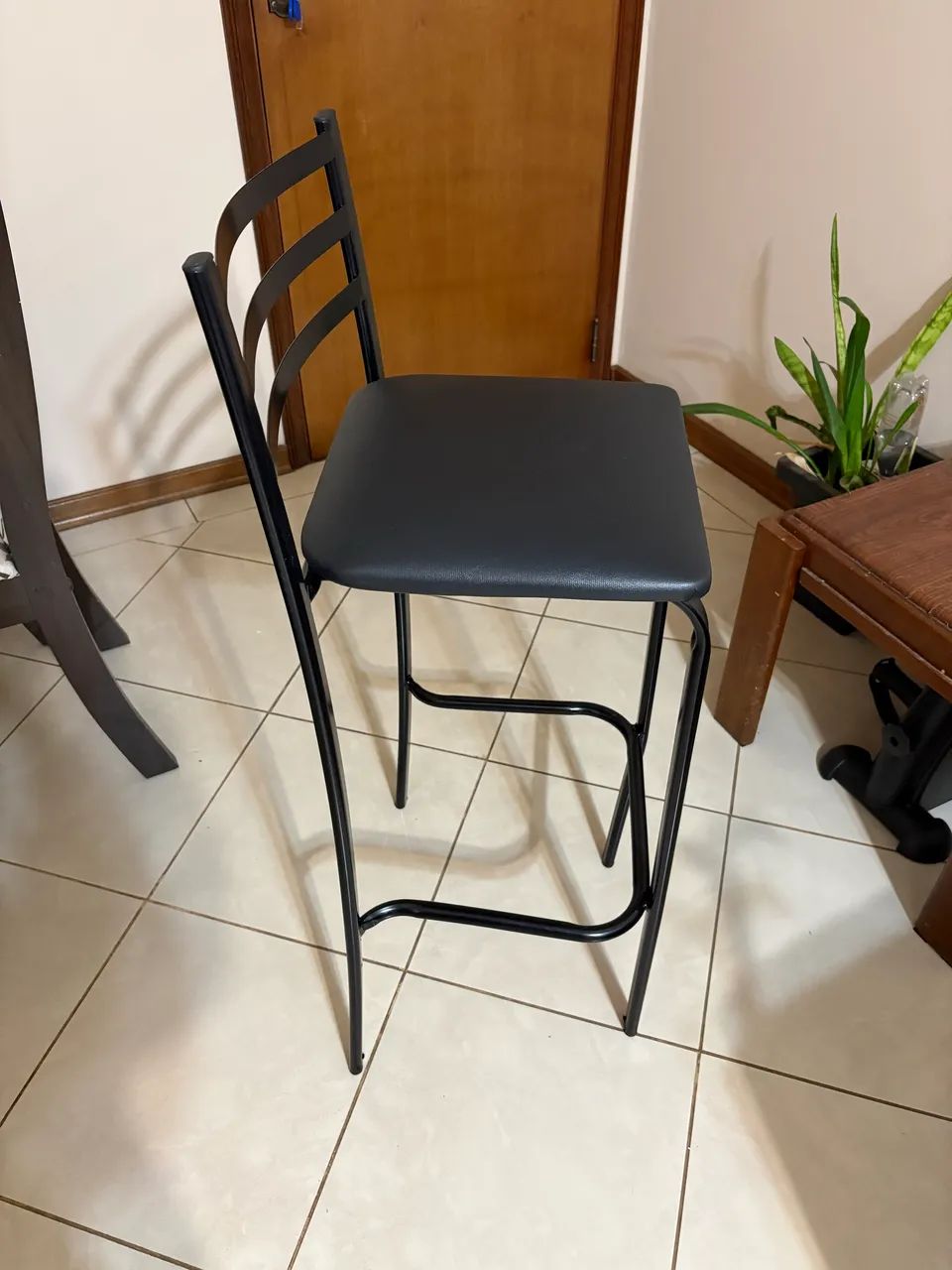 Banqueta de aço preta  - Foto 3