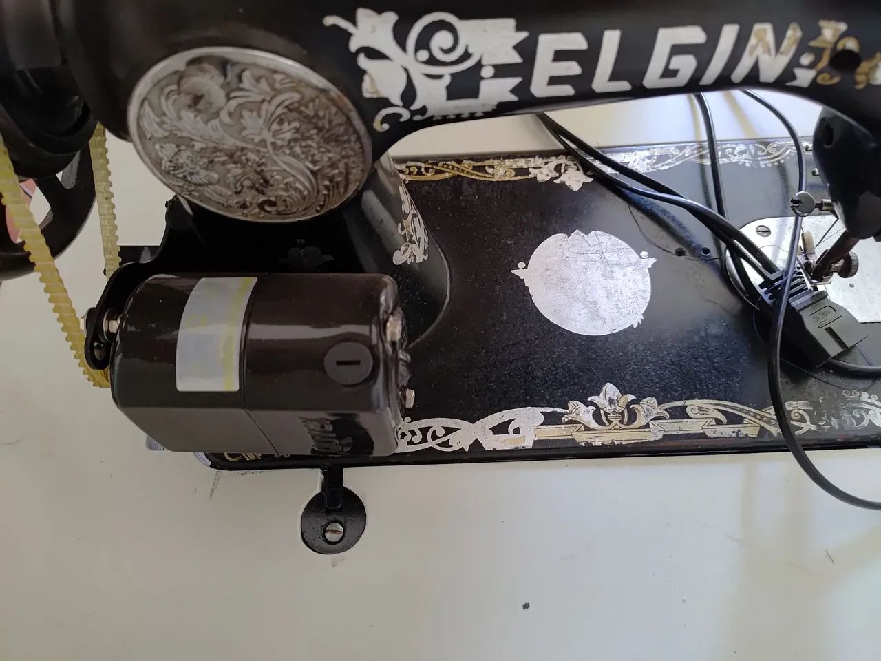 MÁQUINA DE COSTURA EUGIN  - Foto 3