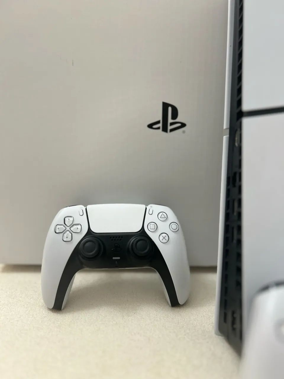 Ps5 slim com 2 controles - Foto 3