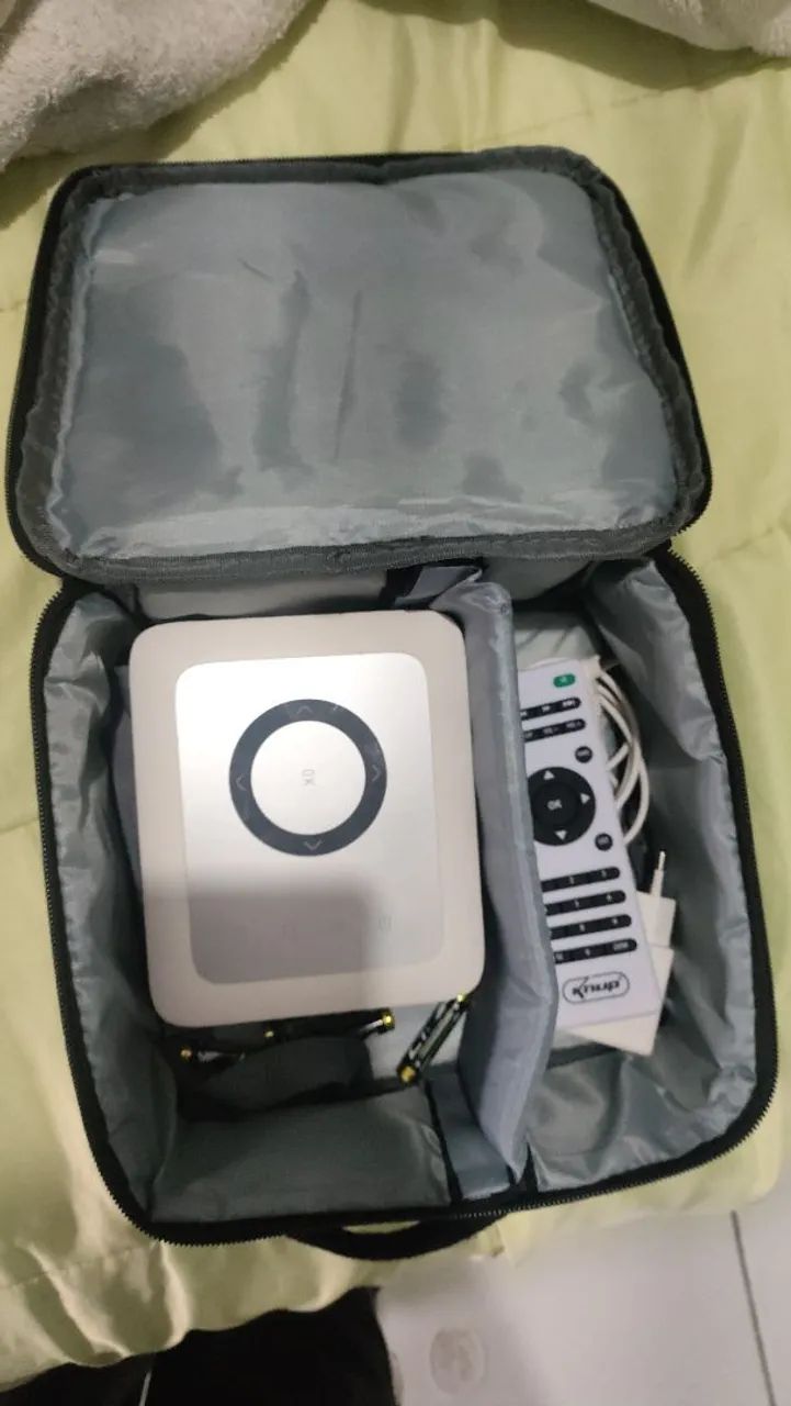 Projetor completo na caixa ( leia a descrição)