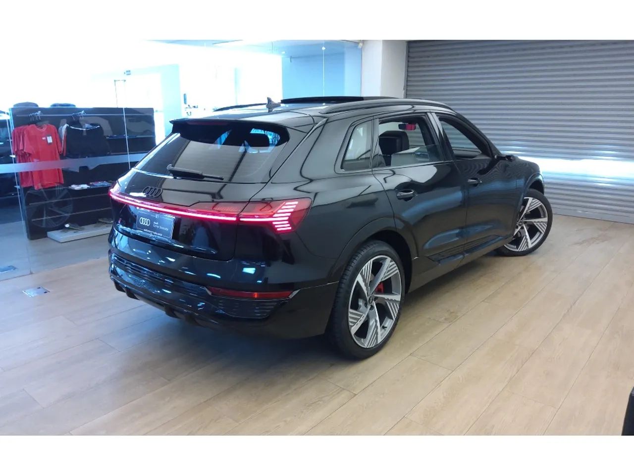 Audi Q8 E-tron Launch Edition (elétrico) 2024 - Foto 2