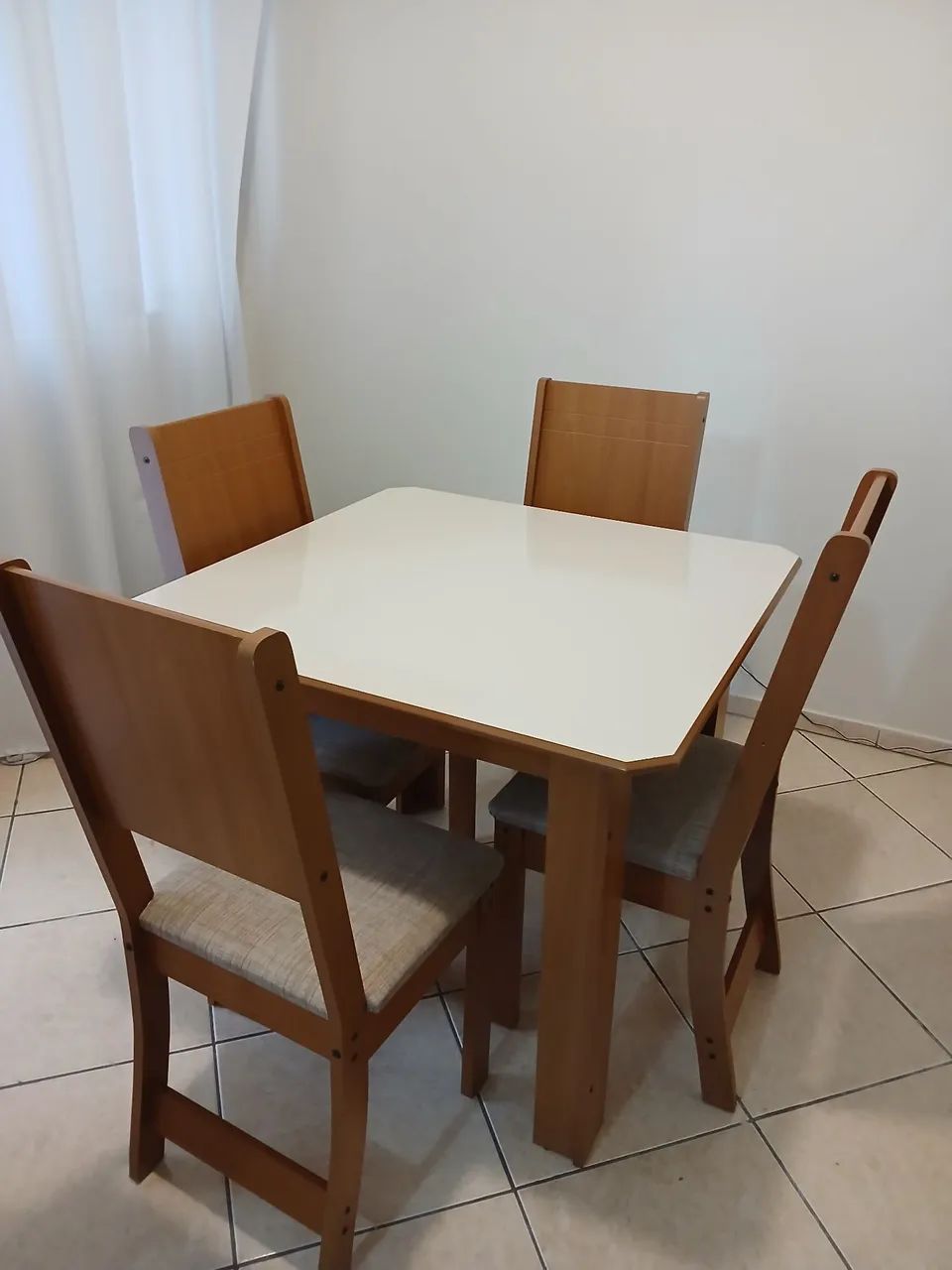 Mesa de jantar com 4 cadeiras - Foto 2