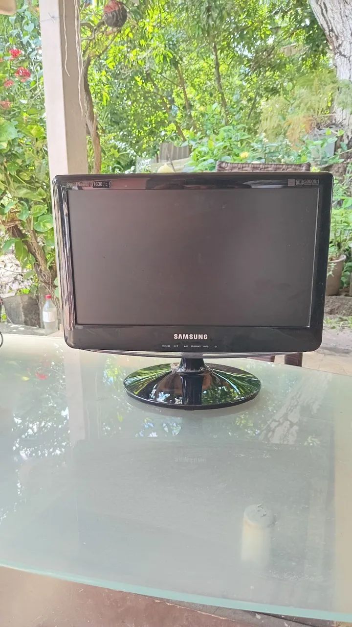 Monitor SAMSUNG + teclado SEMP TOSHIBA