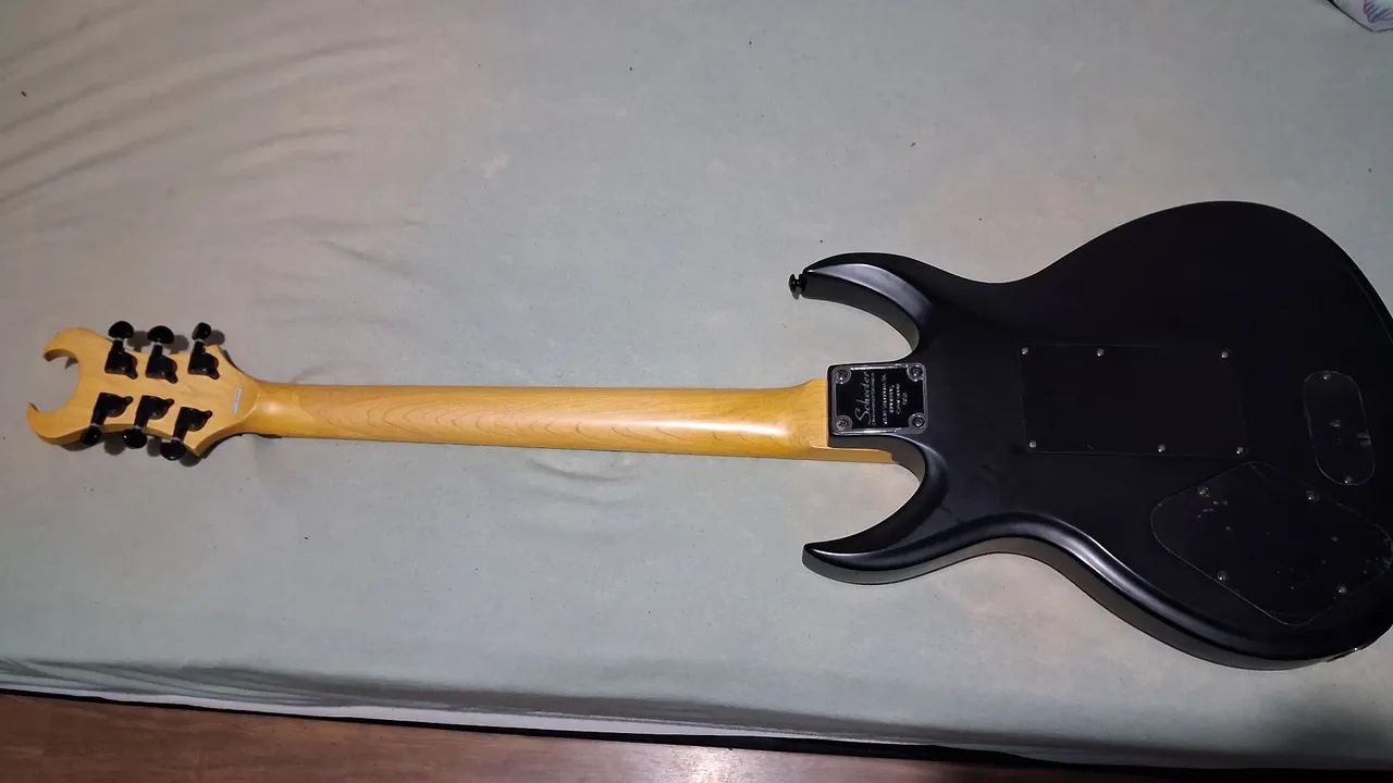Guitarra Schecter Devil-6 FR SBK - Foto 4