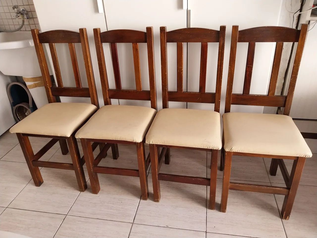 4 Cadeiras de madeira - Foto 4