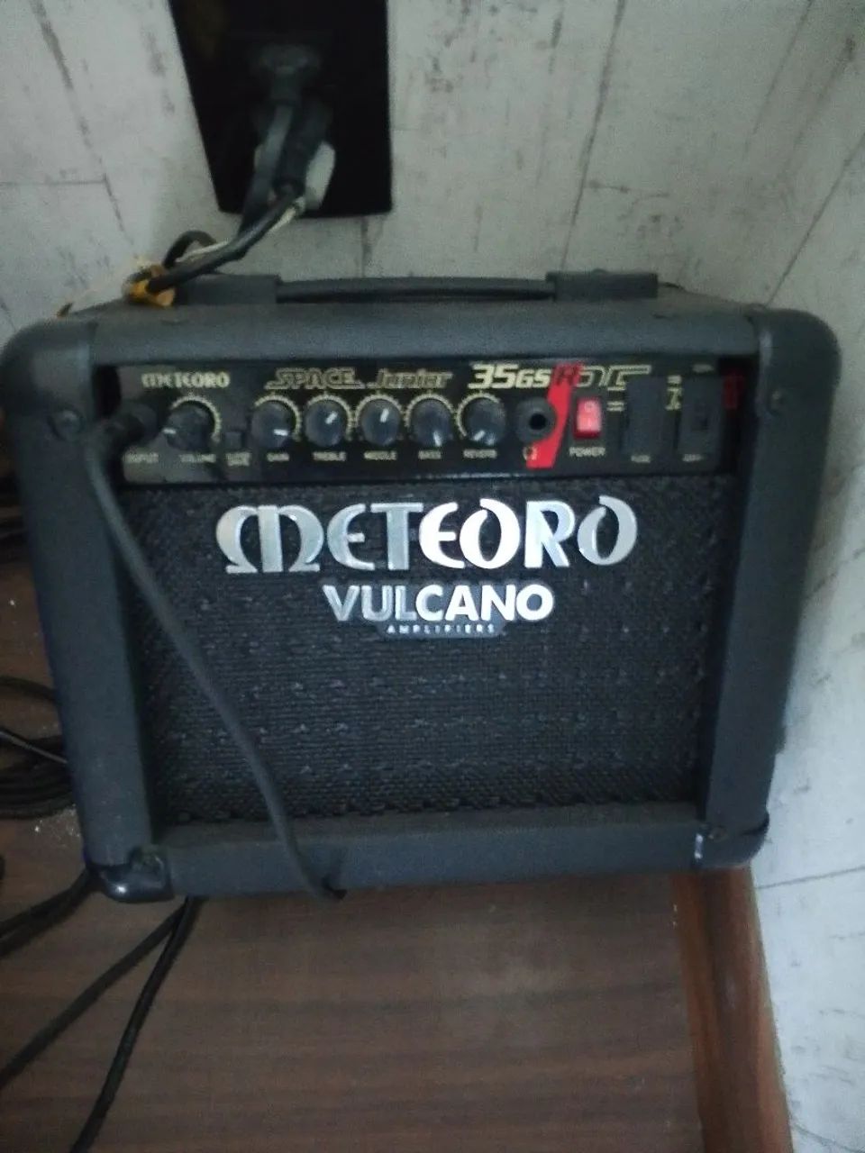 Cubo guitarra meteoro Vulcano 