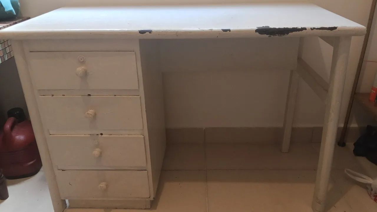Mesa escrivania 4 gaveta 
