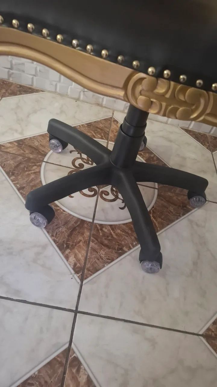 Cadeira com roldana - Foto 2