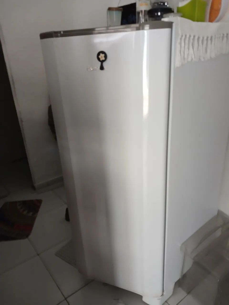 VENDIDO Geladeira Esmaltec da linha ROC31 