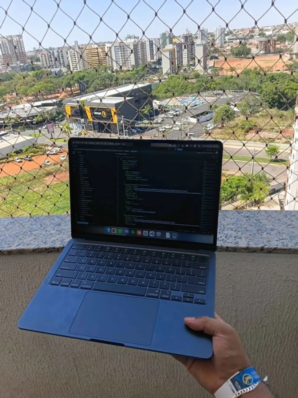 MacBook Air M4 16/256 - Pego iPhone - Foto 4