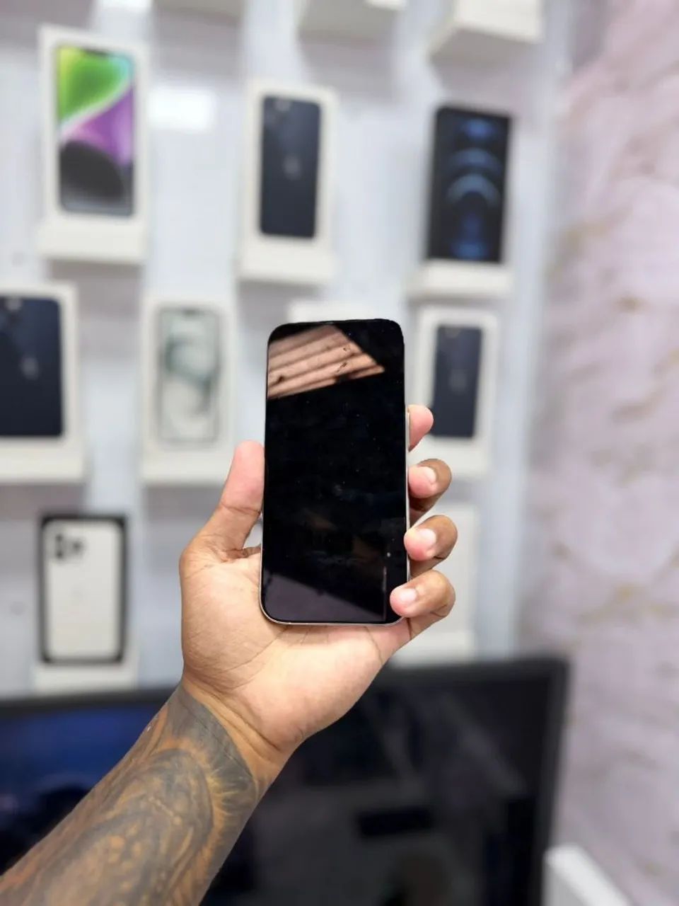 IPHONE 15 PRO 128GB<br>R$ 2.399,00 MUITO LINDO - Foto 5
