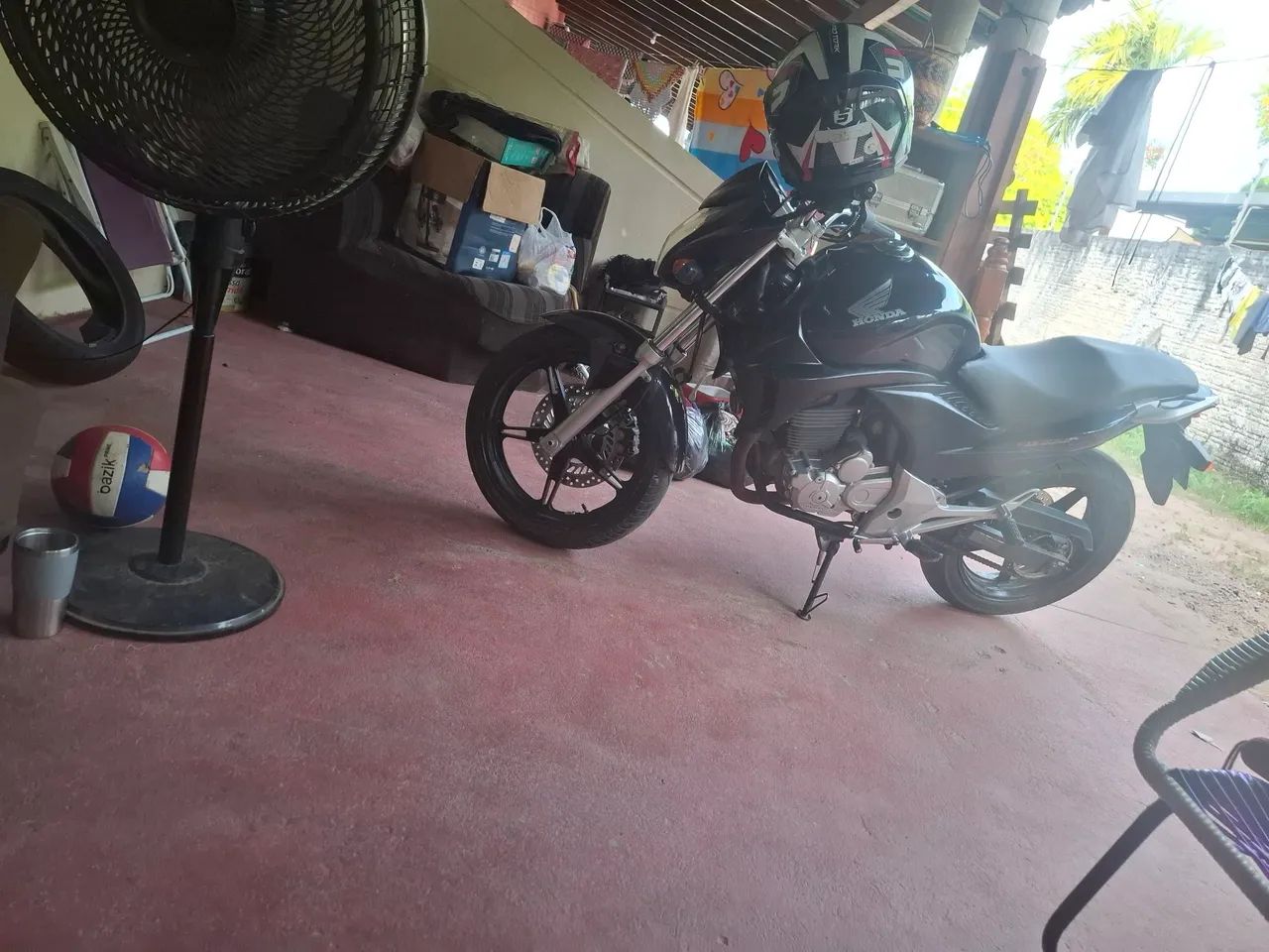 Vende-se essa linda moto CB 300  - Foto 2