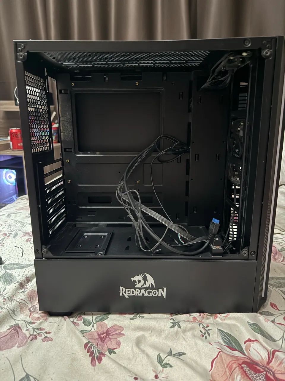 Gabinete gamer Redragon  - Foto 4