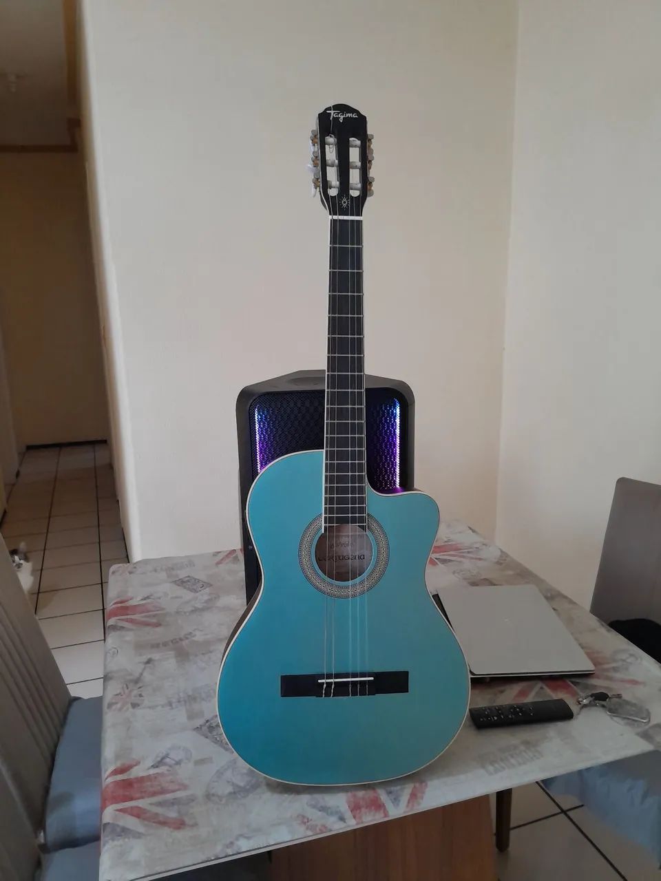 Violão Tagima flat latinha America