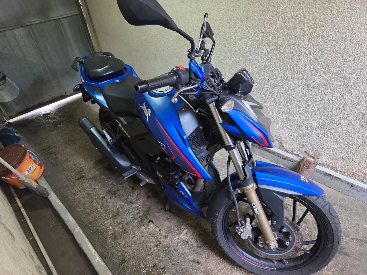 Apache RTR 200 - Foto 2
