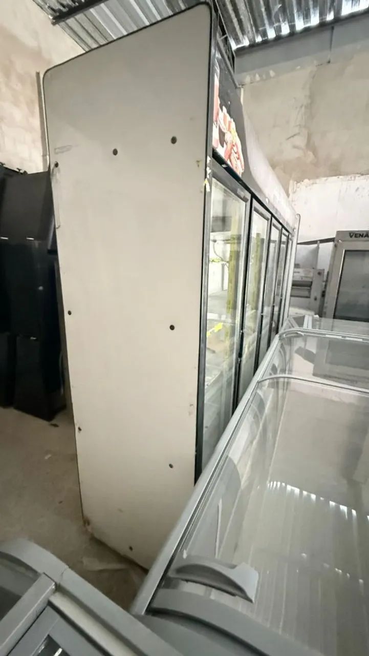 AUTO SERVIÇO DE 5 PORTAS 
