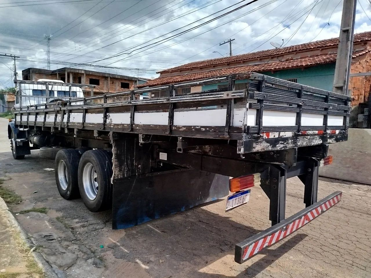 MB 1513 FREIO A AR NOS 3 EIXOS - Caminhões - Setor Urias Magalhães