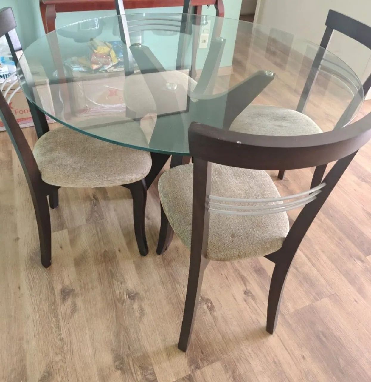 Mesa com cadeiras