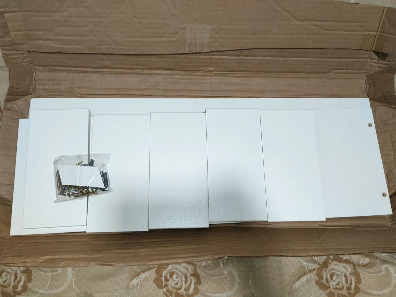 Rack Suspenso - Design Moderno com Nicho Central (105 cm) - Foto 4