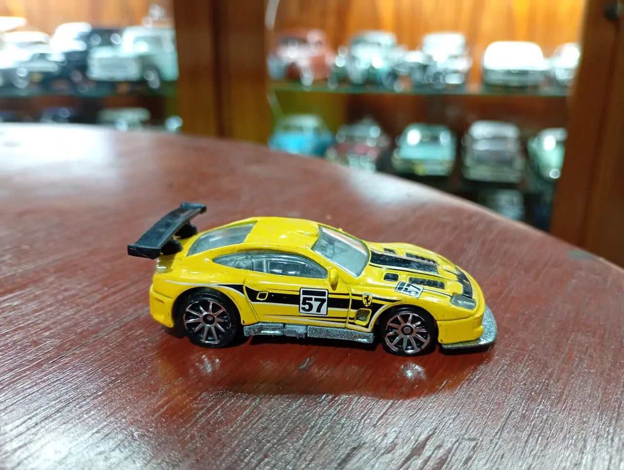 Ferrari 575 GTC  Hotwheels 1/64
