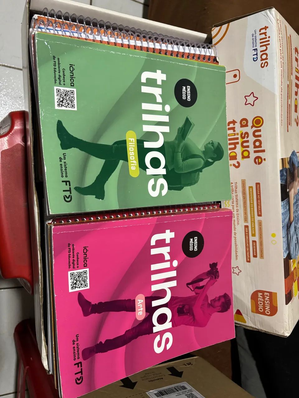 Caixa de Livros Trilhas Ensino Médio Segundo Ano - Livros e