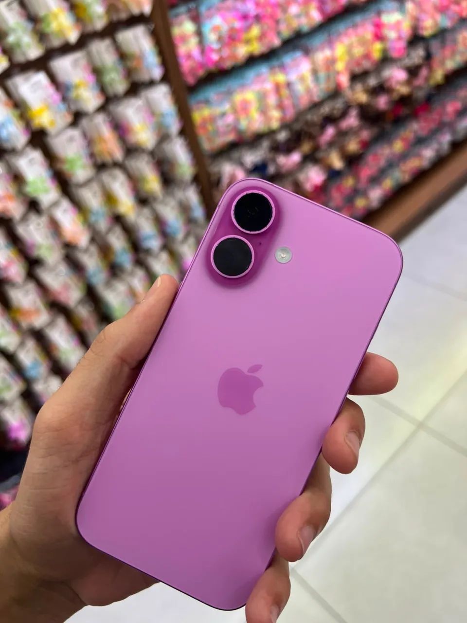 iPhone 16 