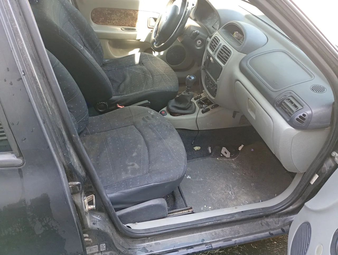 Renault Clio Clio RL / Yahoo/ Authent. 1.0 8V 5p 2004