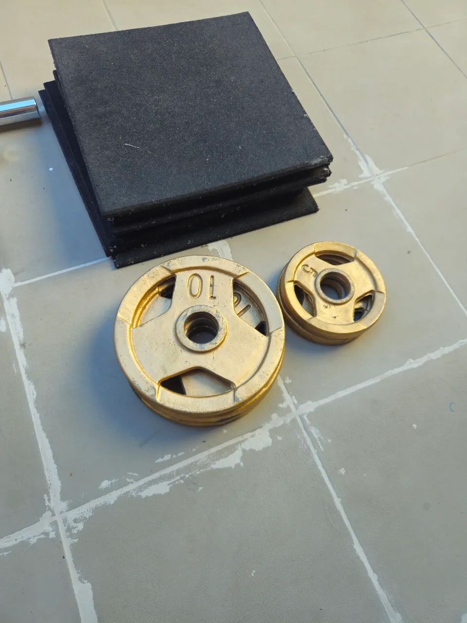 Equipamentos de academia com anilhas - Foto 4