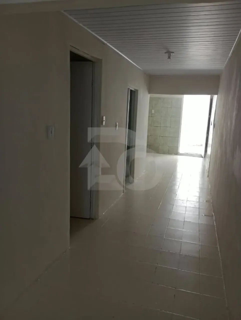 Casa no Olaria com 2 Quartos, Varanda e Quintal