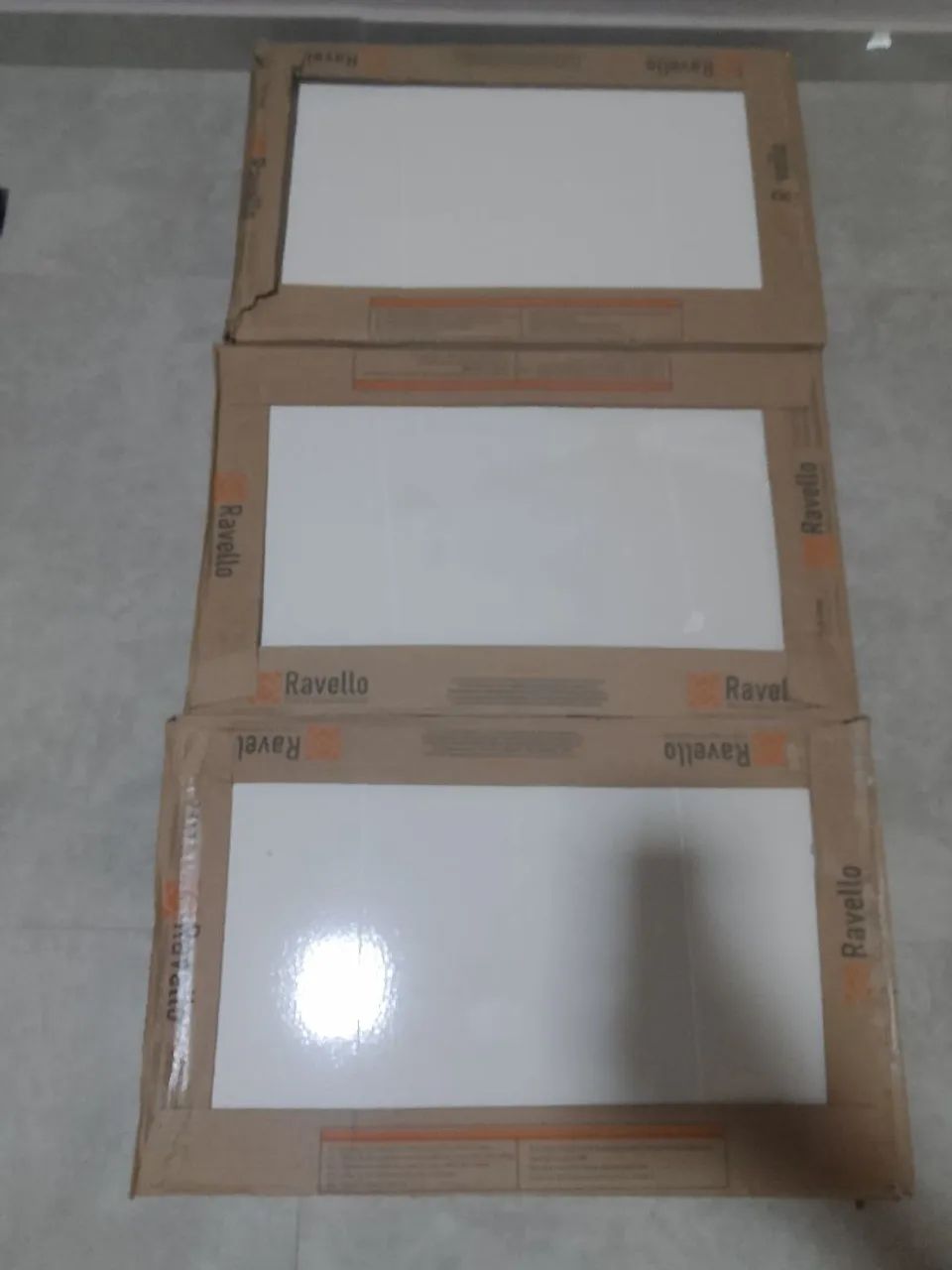 Vende-se 3 caixas de pisos novos