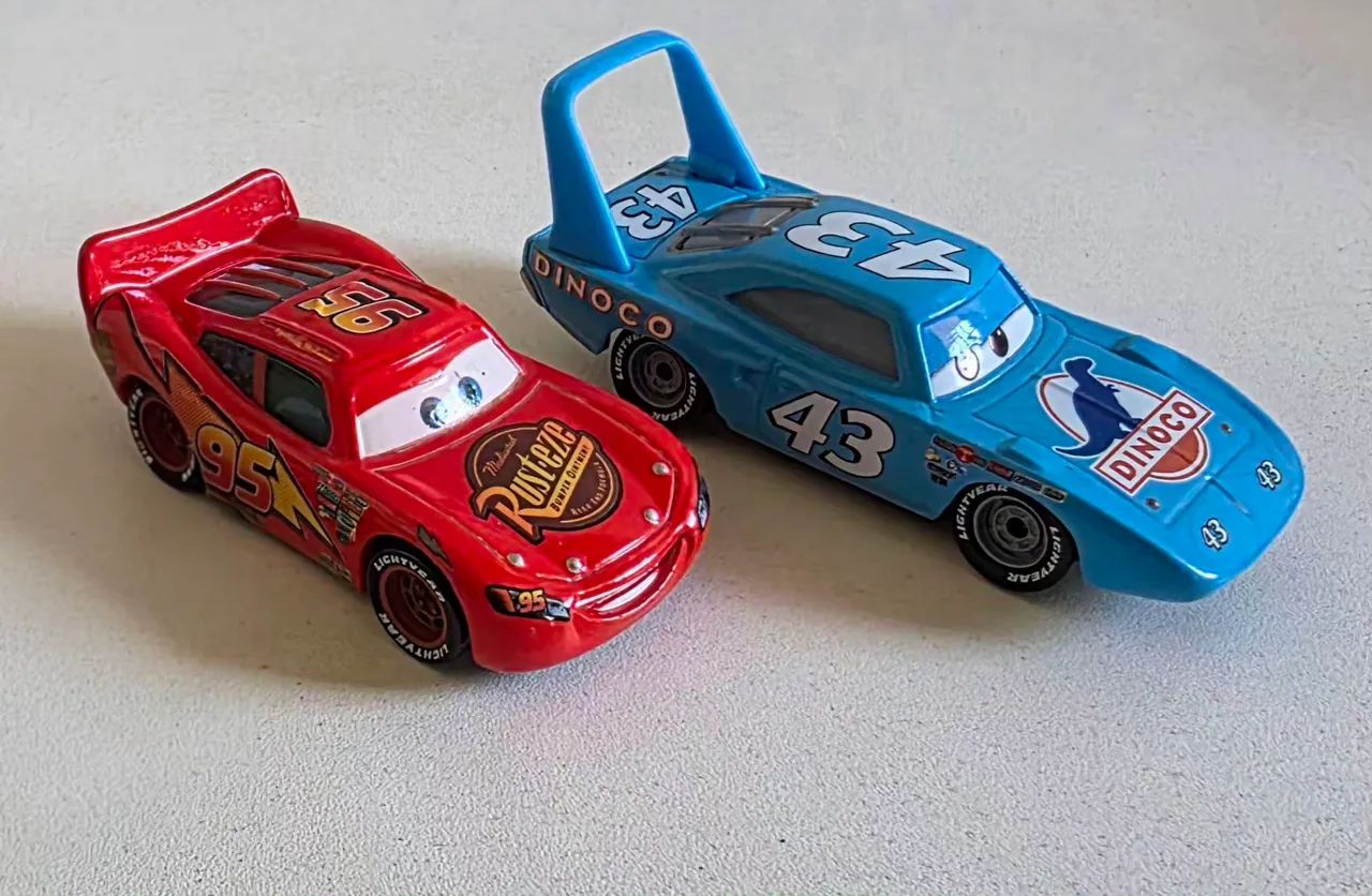 Mcquen e Rei-  Disney Pixar  - Foto 4