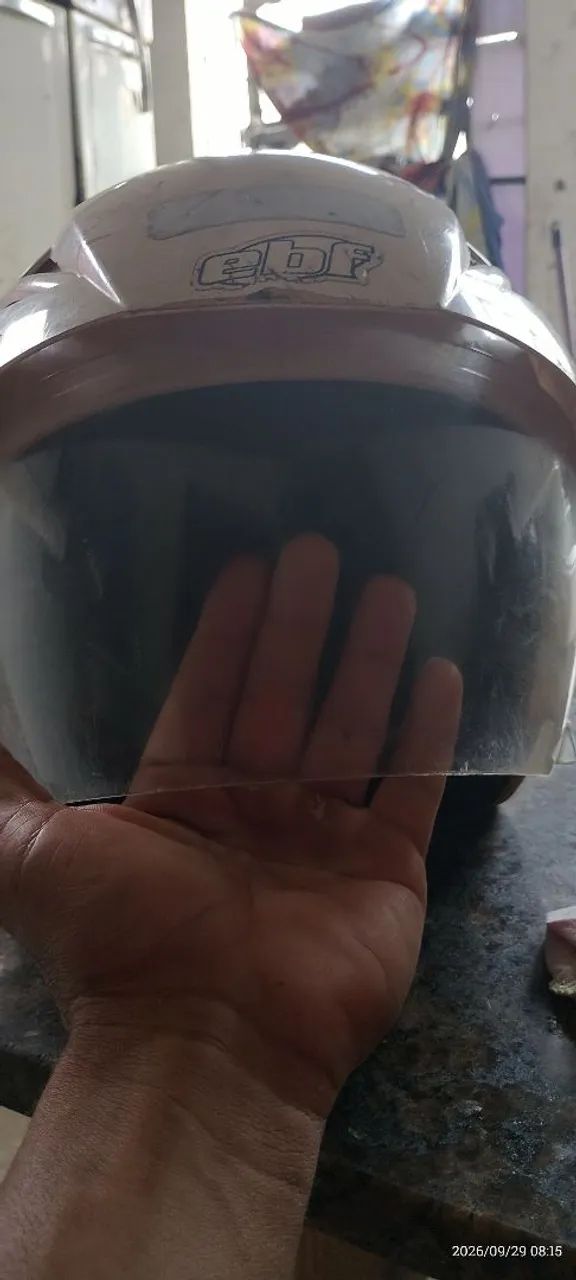 Capacete aberto 