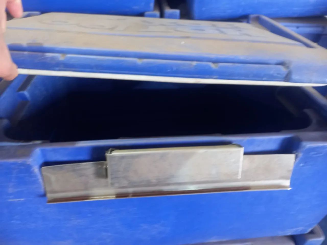 Caixa hot box 100 litros grandes - Foto 2