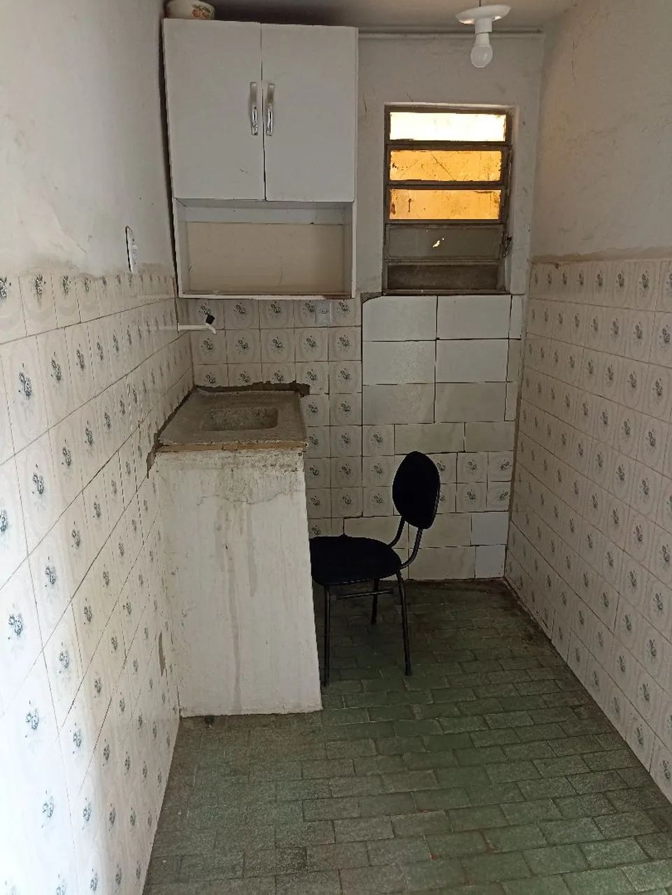 Alugo barracão,2 quartos,sala, cozinha, área de tanque 