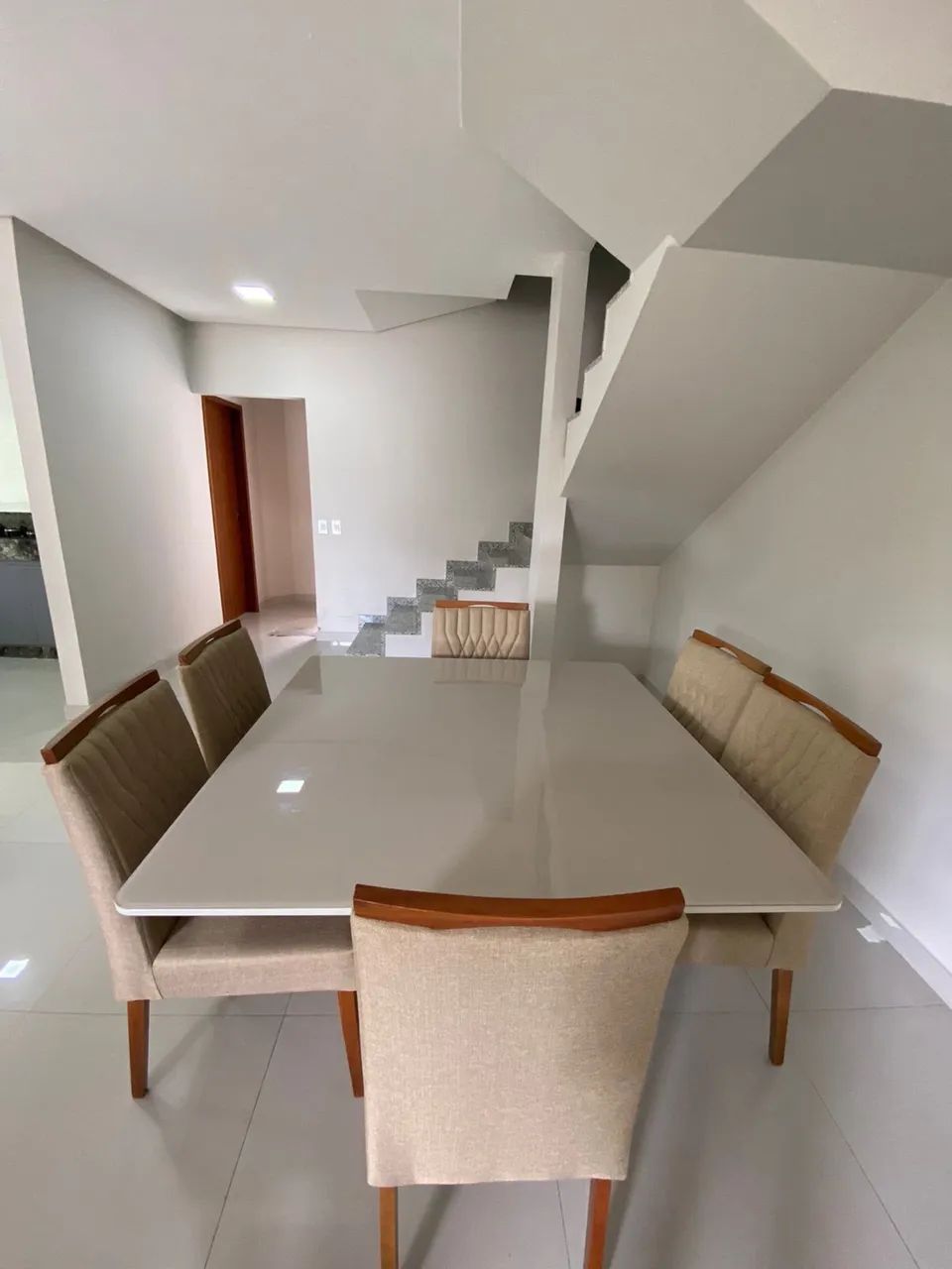 Jogo de mesa e cadeira 