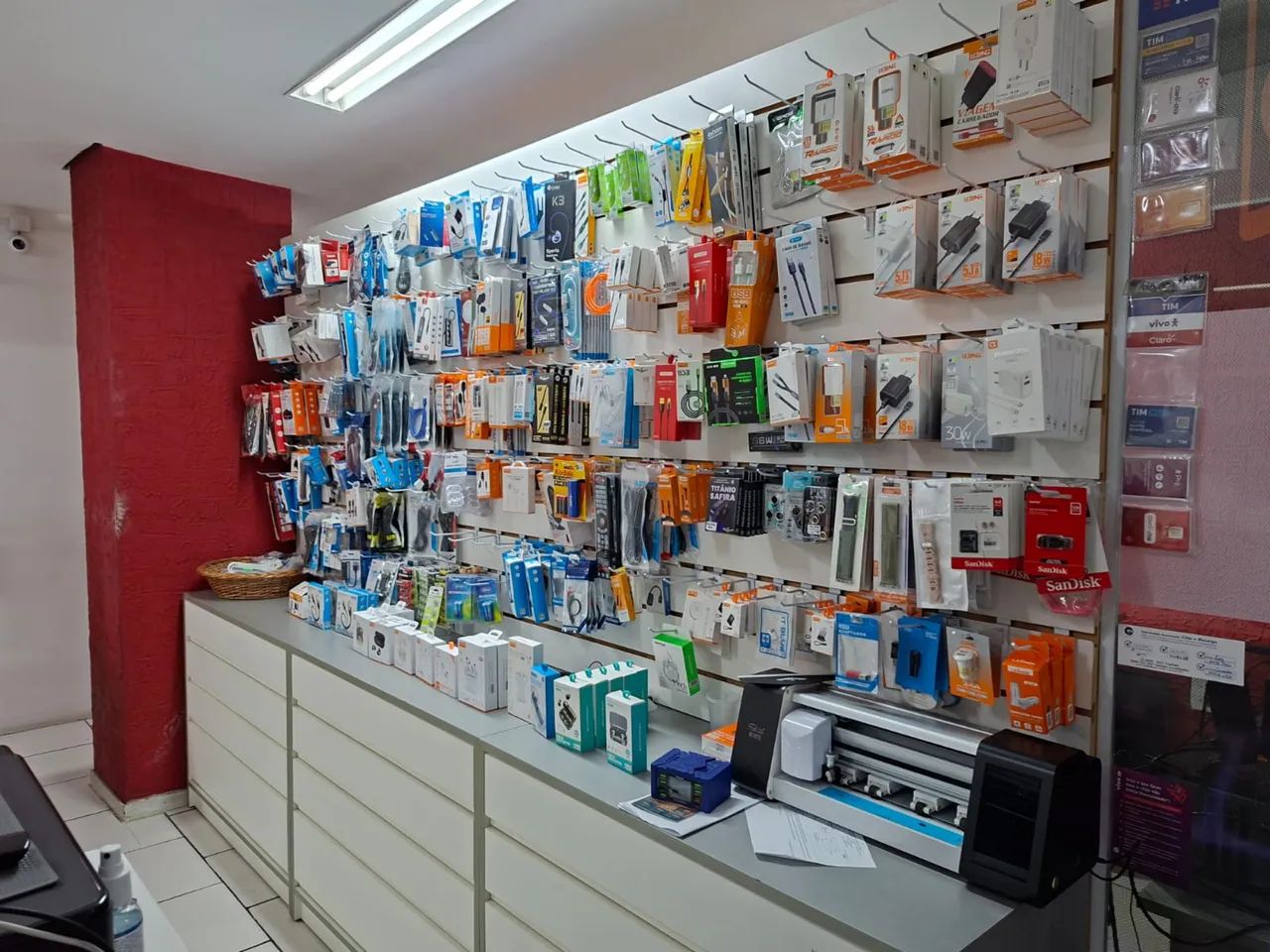 VENDE-SE LOJA COMPLETA DE ACESSÓRIOS PARA CELULAR E ASSISTÊNCIA TÉCNICA - Foto 2