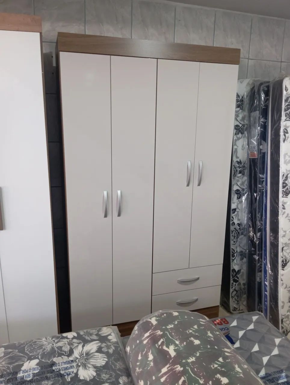 Guarda roupa novo em oferta 