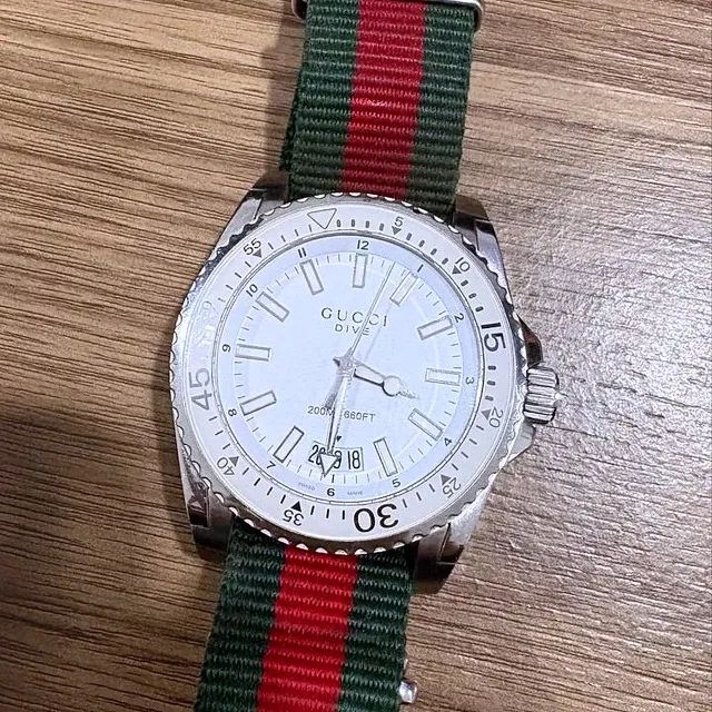 Relógio Gucci Dive YA136207 45mm Original Swiss Made Safira 200m