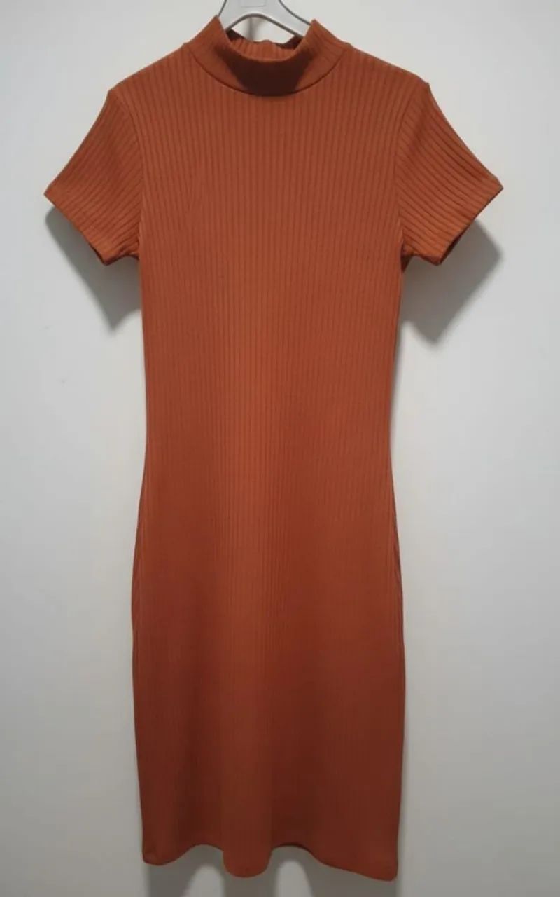 Vestido Gola Alta Curto