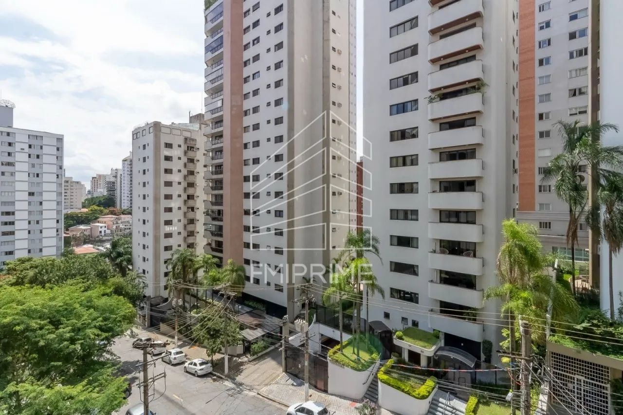 Apartamento à Venda - Rua Conselheiro Brotero