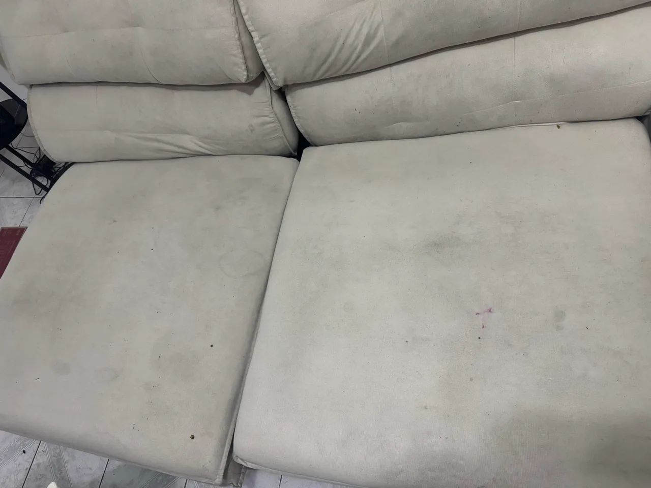 Sofá 2,30 bege - Foto 2