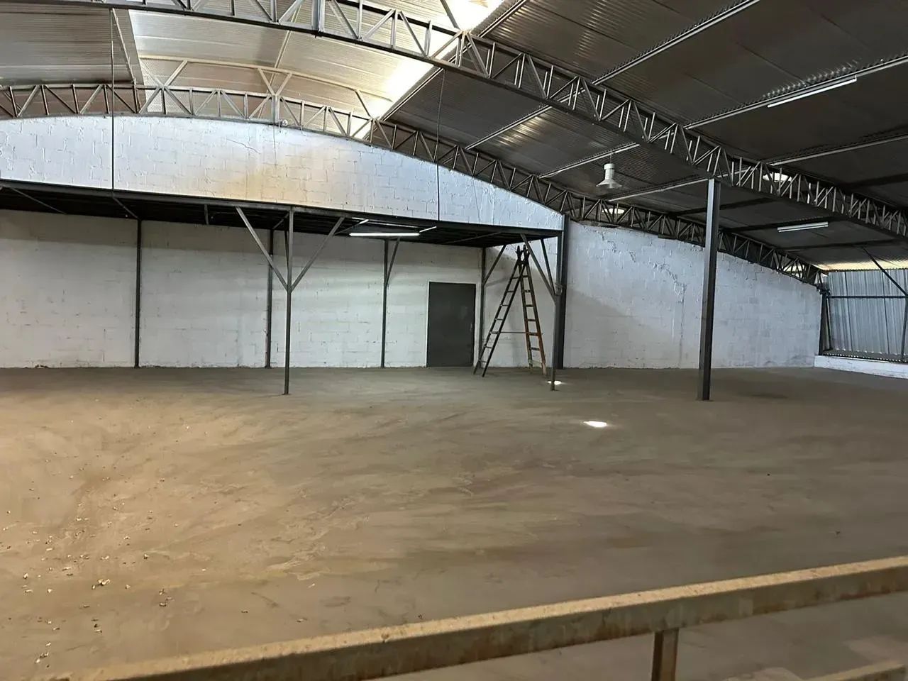 Oportunidade Única! Galpão com 2000m² na Praça Turima  Inhaúma