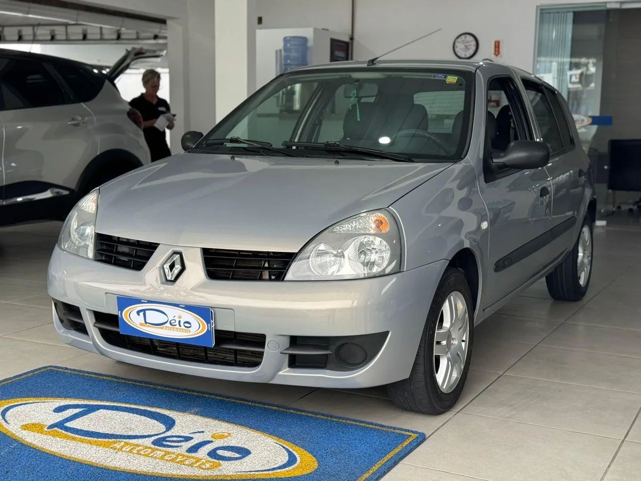 Renault Clio Campus Hi-flex 1.0 16V 5P 2009 - Foto 4