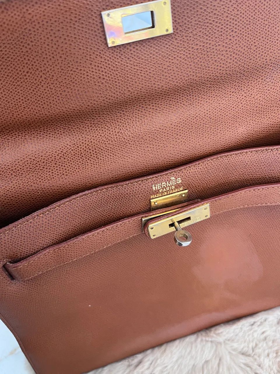 Hermès Kelly Vintage 32 em Couro Courchevel Caramelo - Peça