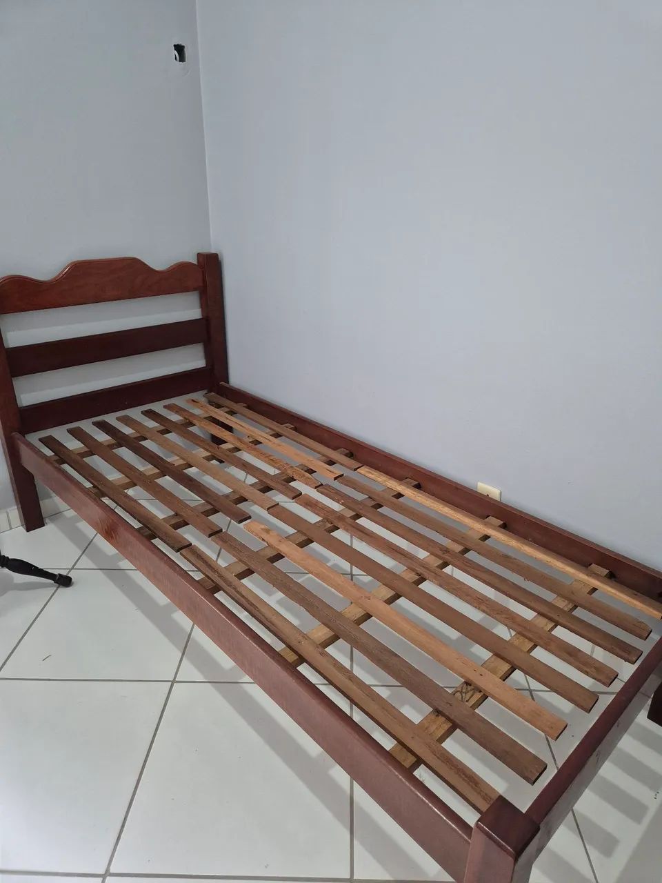 Cama solteiro com cabeceira 