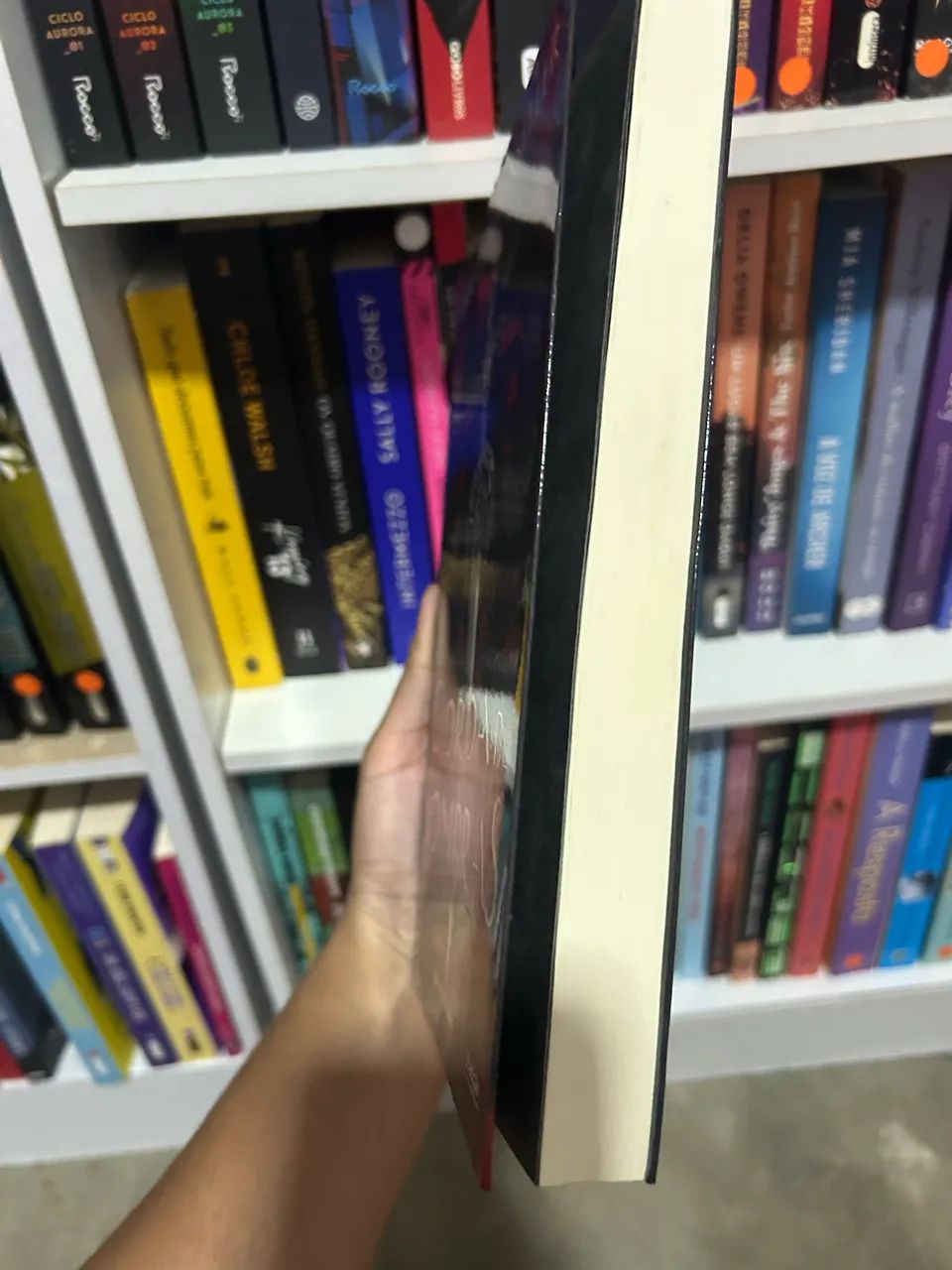 Livro Coroa de Sombras   - Foto 2