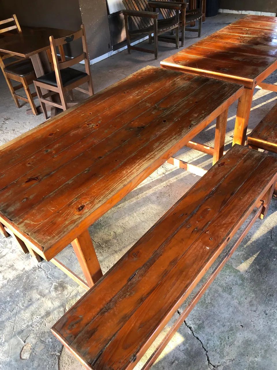 MESA COM BANCOS - Foto 2