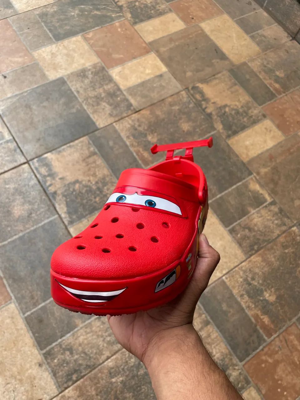 CROCS McQueen Original Brilha no Escuro ? - Calçados - Vila Manoel