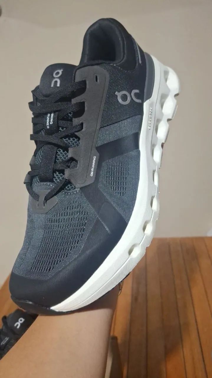 Tênis On Running Cloudrunner 2 N 43 - Foto 4
