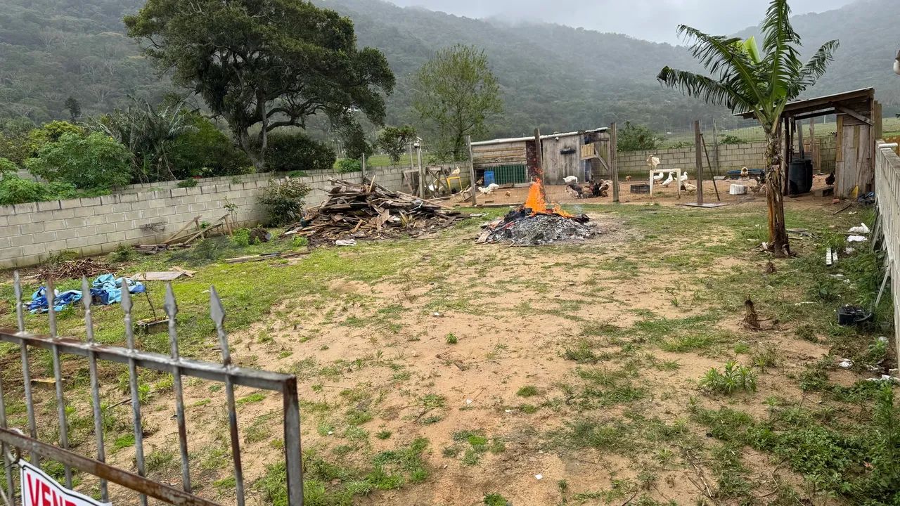 Vendo terreno com luz e água 